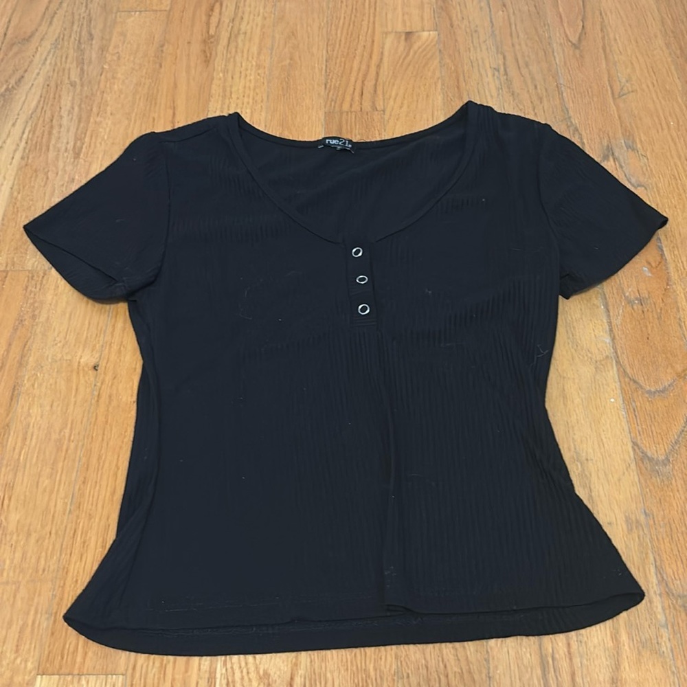 Rue 21 womens t shirt size small
